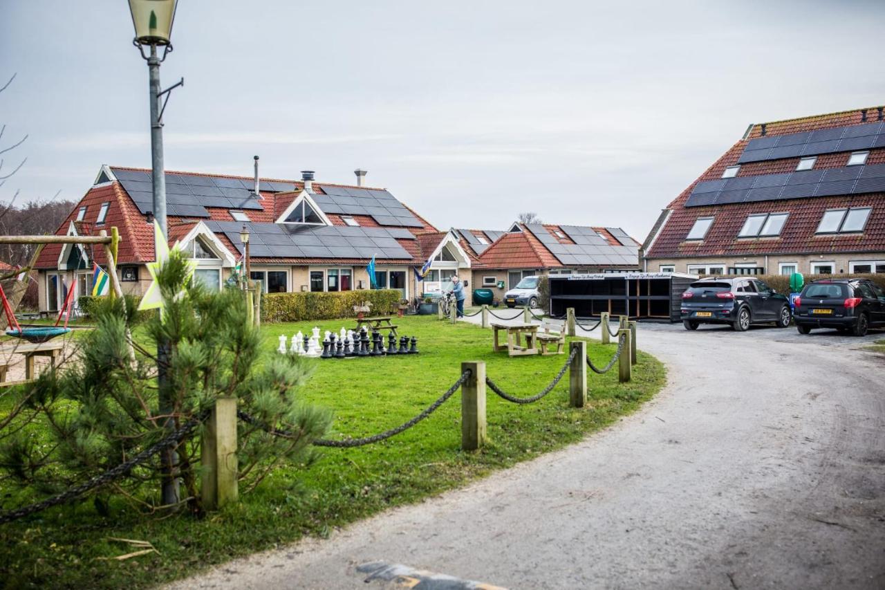 Appartementenhotel Tjermelan Terschelling Oosterend  Exterior photo