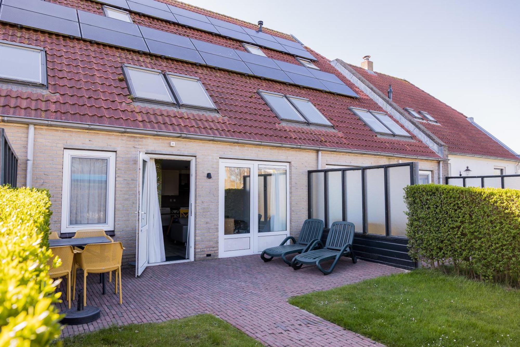 Appartementenhotel Tjermelan Terschelling Oosterend  Exterior photo