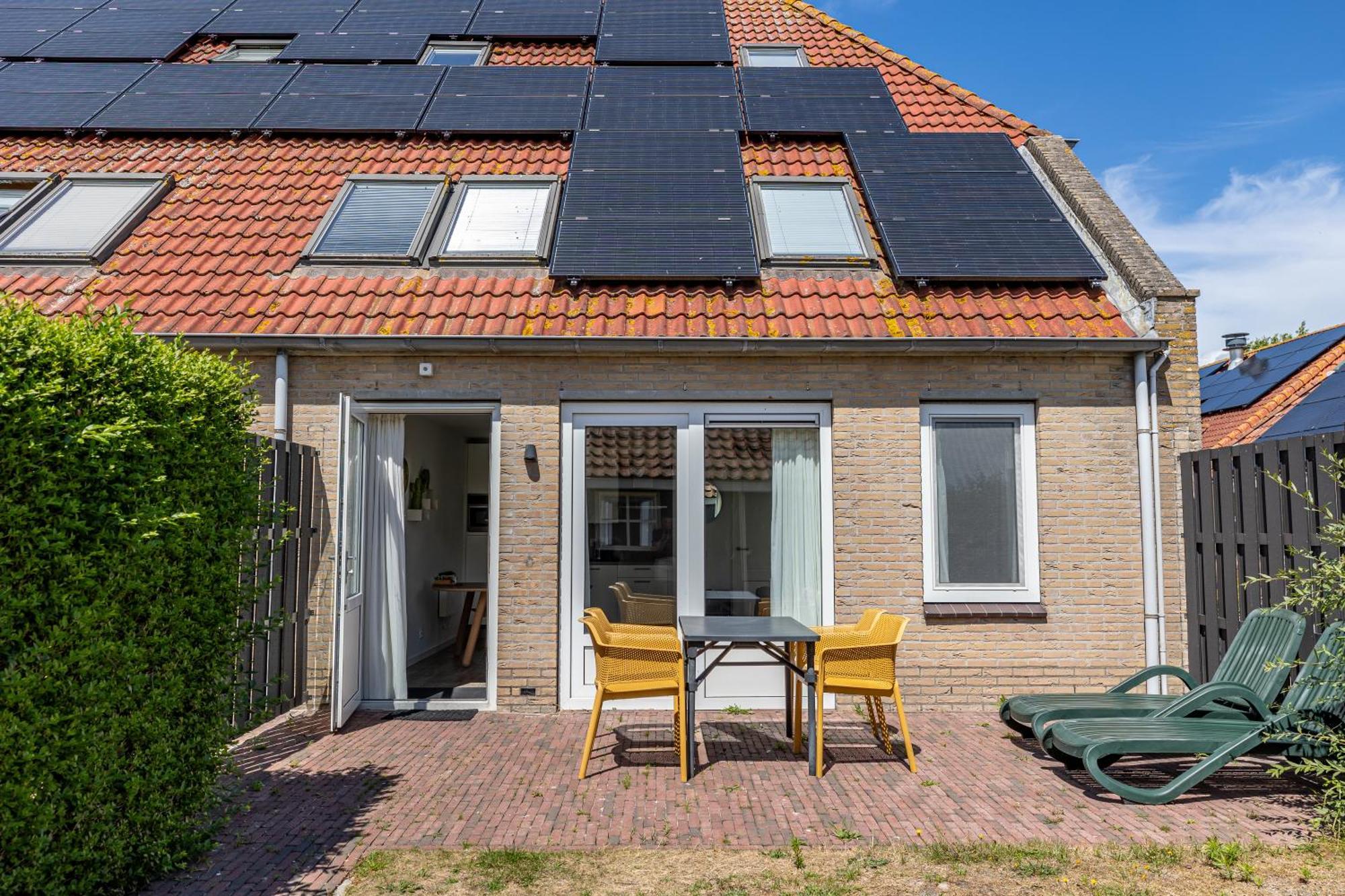 Appartementenhotel Tjermelan Terschelling Oosterend  Exterior photo